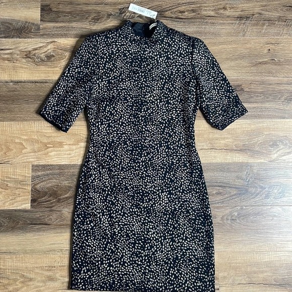 Alice + Olivia Inka Strong Shoulder Mock Neck Dress - Picture 4 of 9